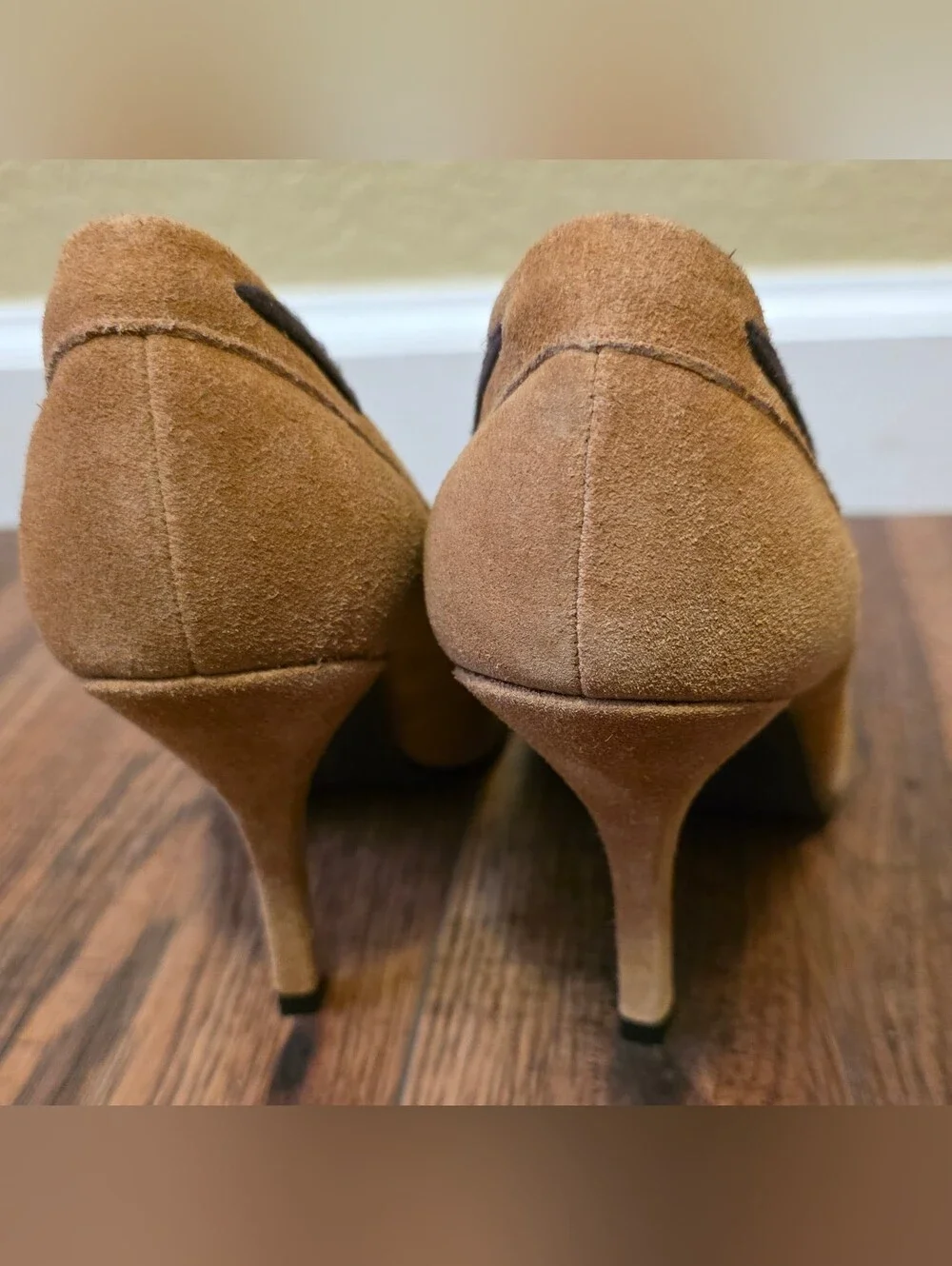 Y2K Chinese Laundry Cammie Suede Mocassin Beaded Stilleto Size 7.5 Tan